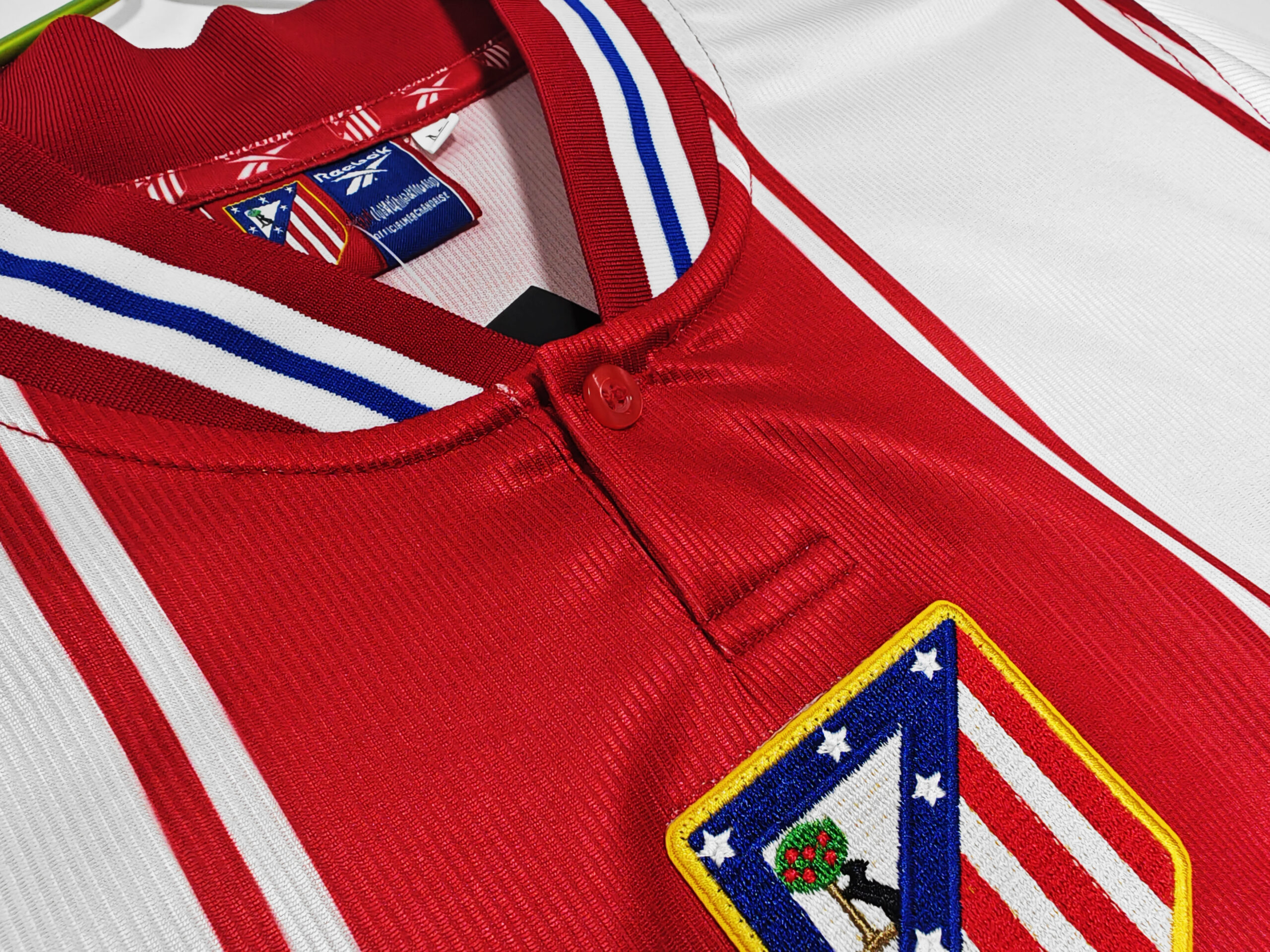 atlético madrid 2000/01 prima maglia retro atlético madrid 2000/01 prima maglia retro